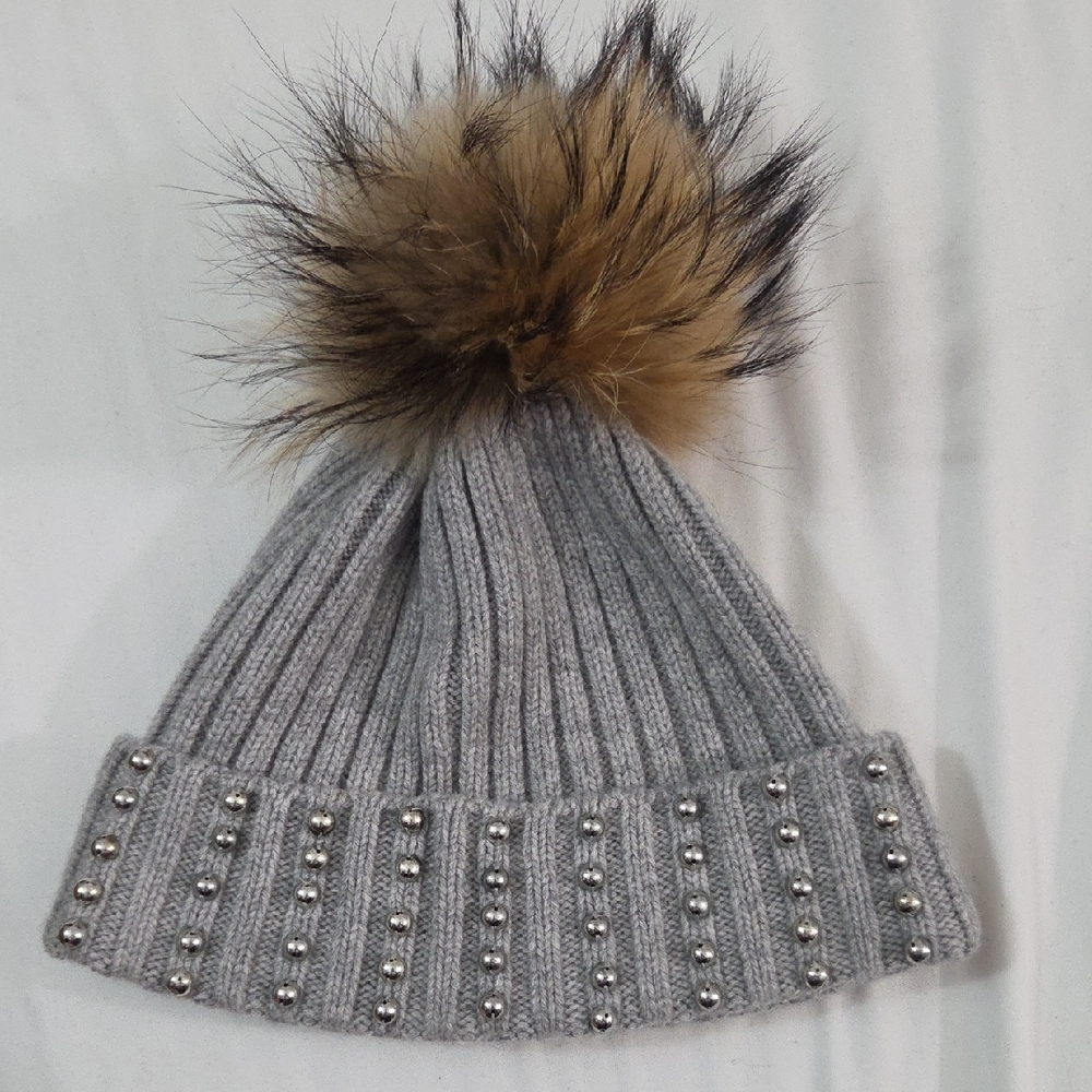 THE CASHMERE PEOJECT. Elegant Gray Beanie with Fur Pom pom and Studs🧿